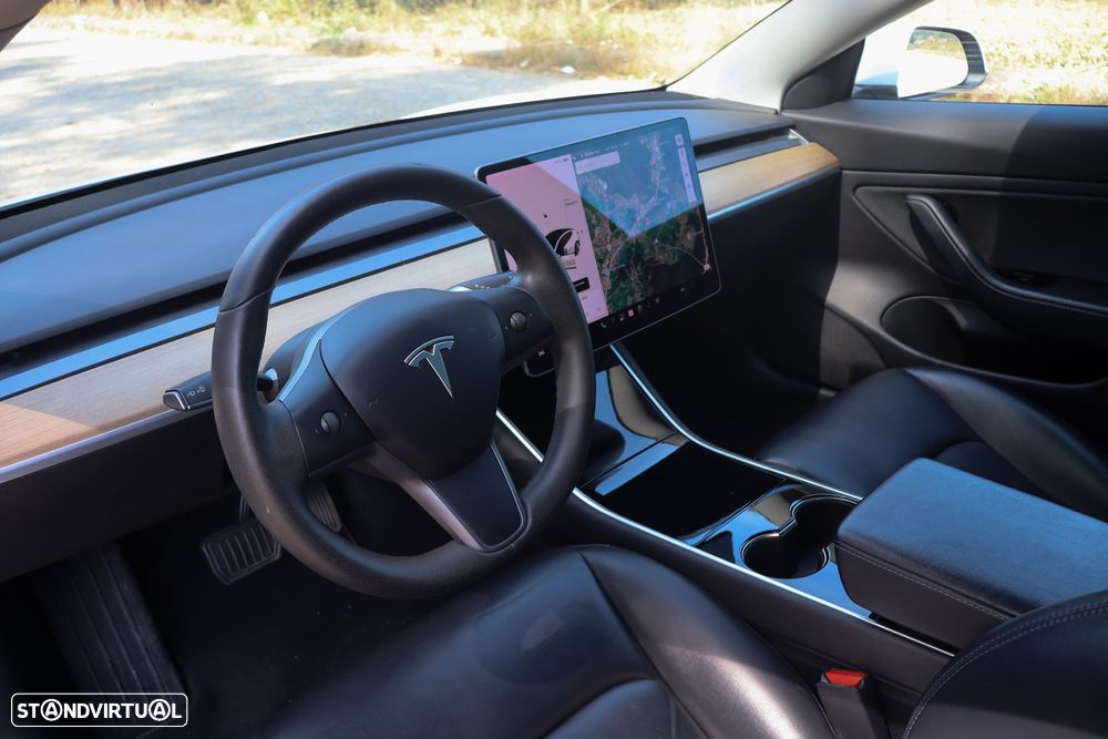 Tesla Model 3 - 16