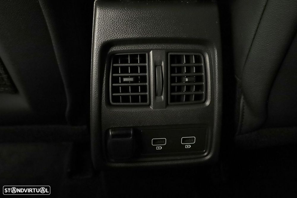 Renault Captur 1.0 TCe Techno Bi-Fuel - 24