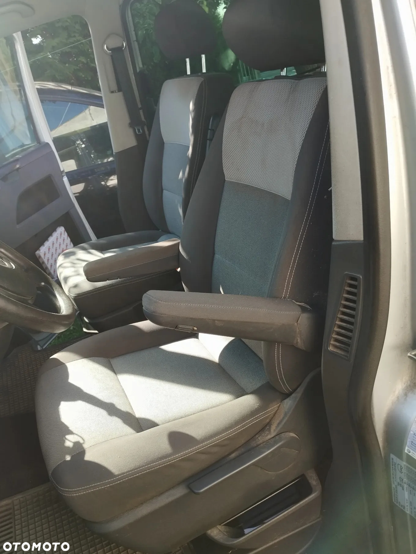 Volkswagen Multivan - 10