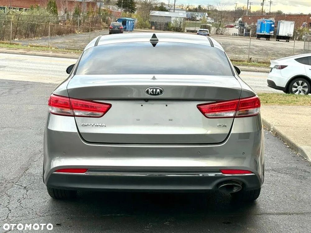 Kia Optima 2.0 XL - 6