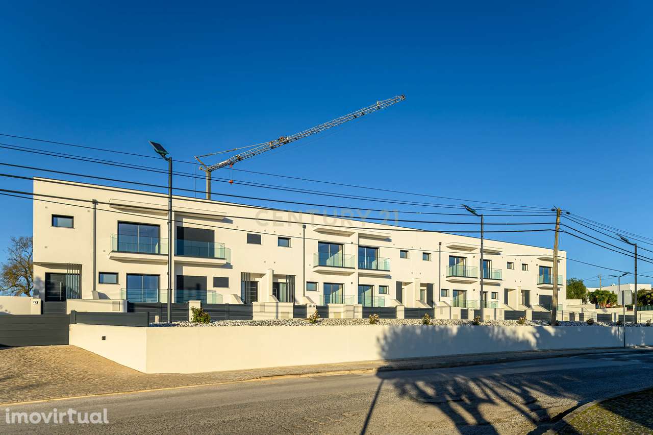 Condomínio Villas Mor || Moradia T3 - Segmento de Luxo || Aveiras de C - Grande imagem: 2/50