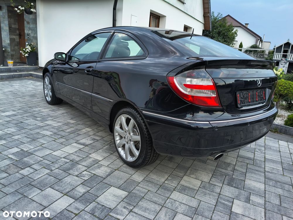 Mercedes-Benz Klasa C 180 Kompressor Sport Edition - 24