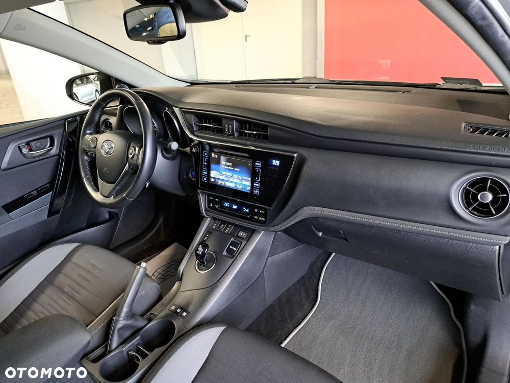 Toyota Auris Hybrid 135 Premium - 17
