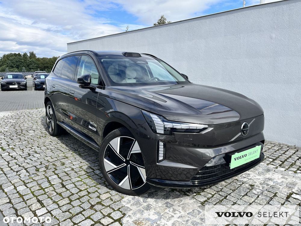Volvo EX90 - 36