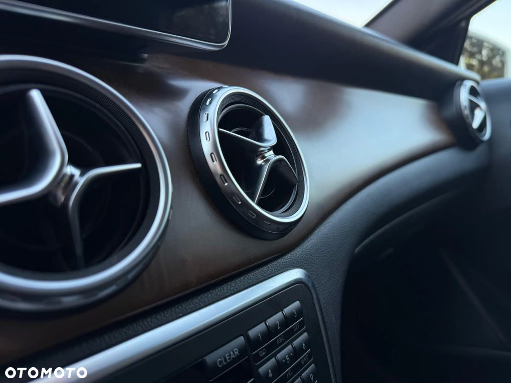 Mercedes-Benz GLA 200 (CDI) d - 12