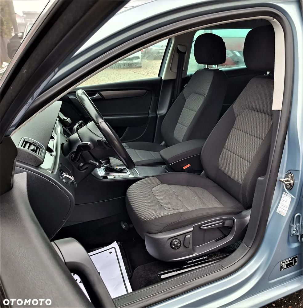 Volkswagen Passat 2.0 TDI DSG BlueMotion Technology Comfortline - 19