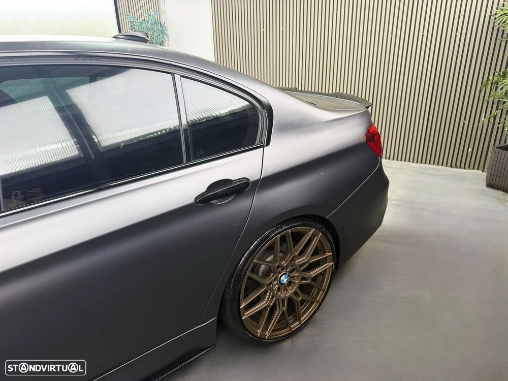 BMW 320 d xDrive Sport Line - 9