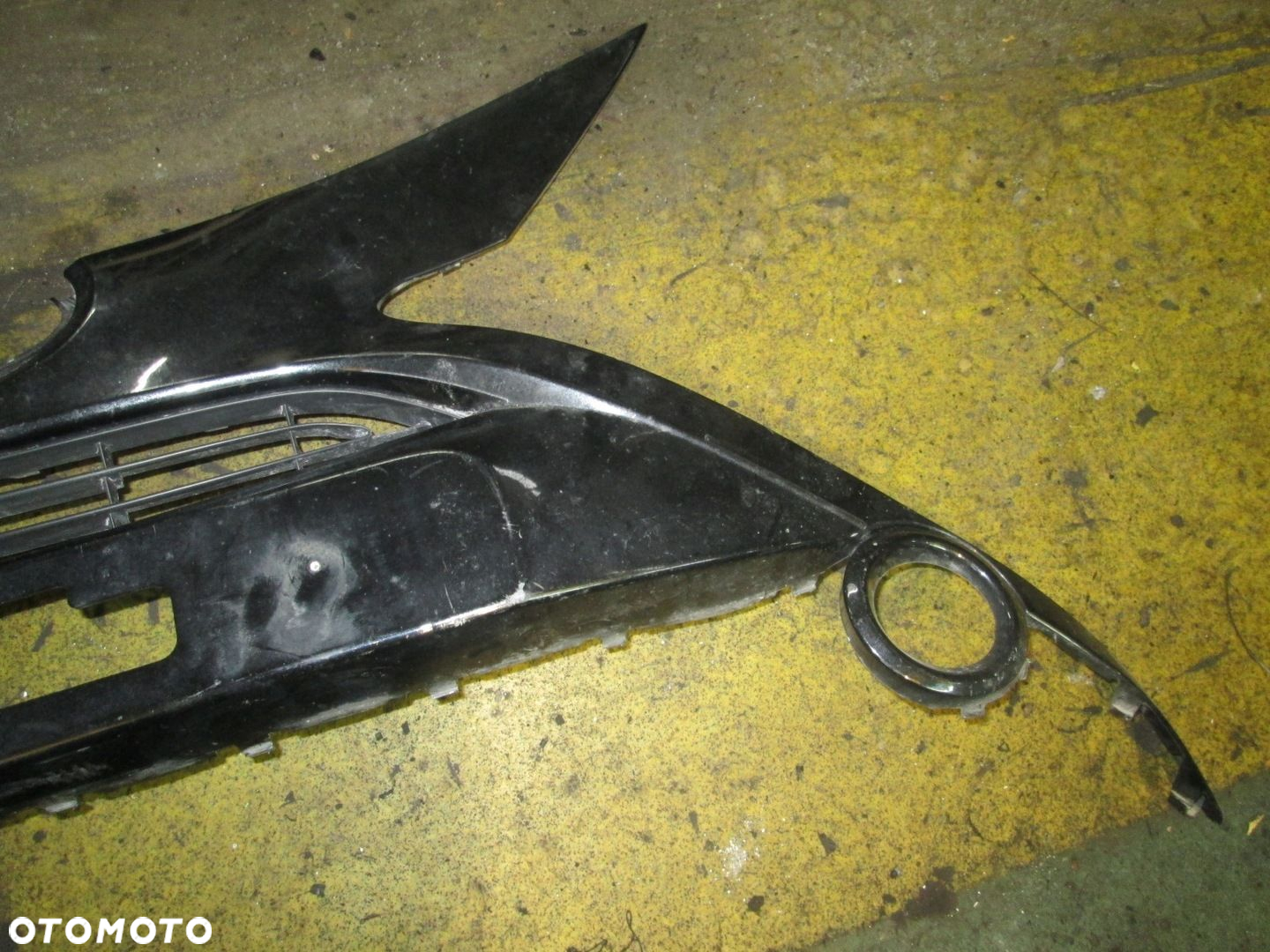 GRILL ATRAPA ZDERZAK PRZÓD TOYOTA AYGO II 14-17 - 2