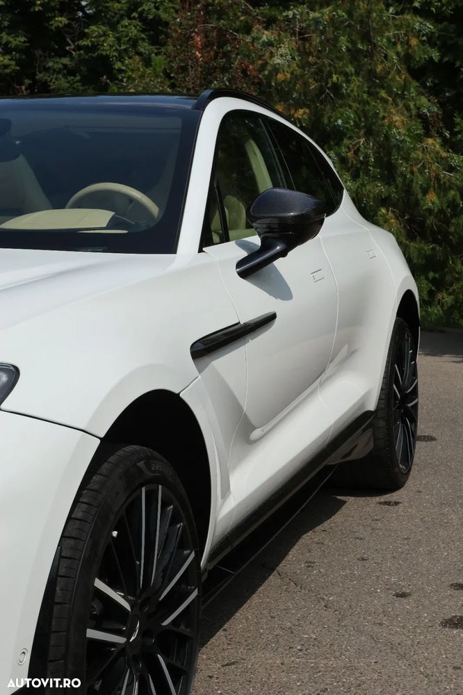 Aston Martin DBX Standard - 13