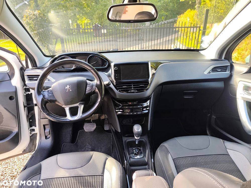 Peugeot 2008 - 11