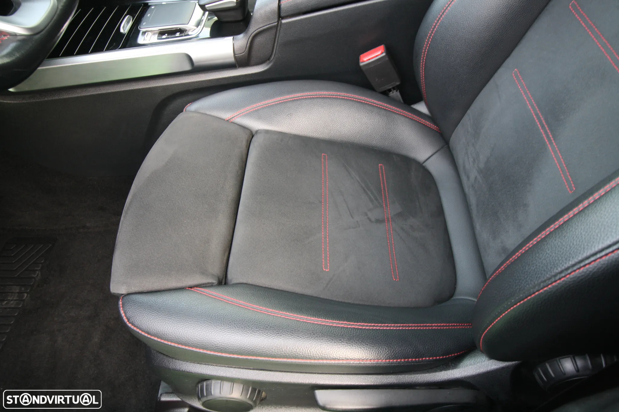 Mercedes-Benz GLB 180 d AMG Line - 50