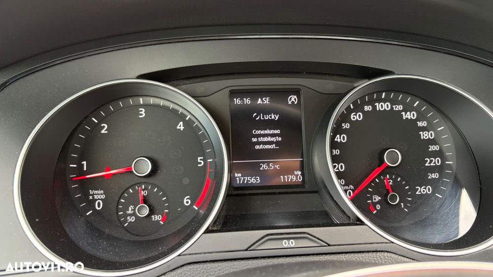 Volkswagen Passat - 14