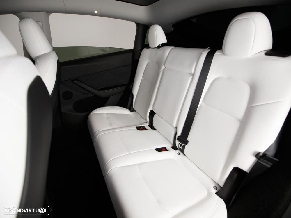 Tesla Model Y RWD - 10