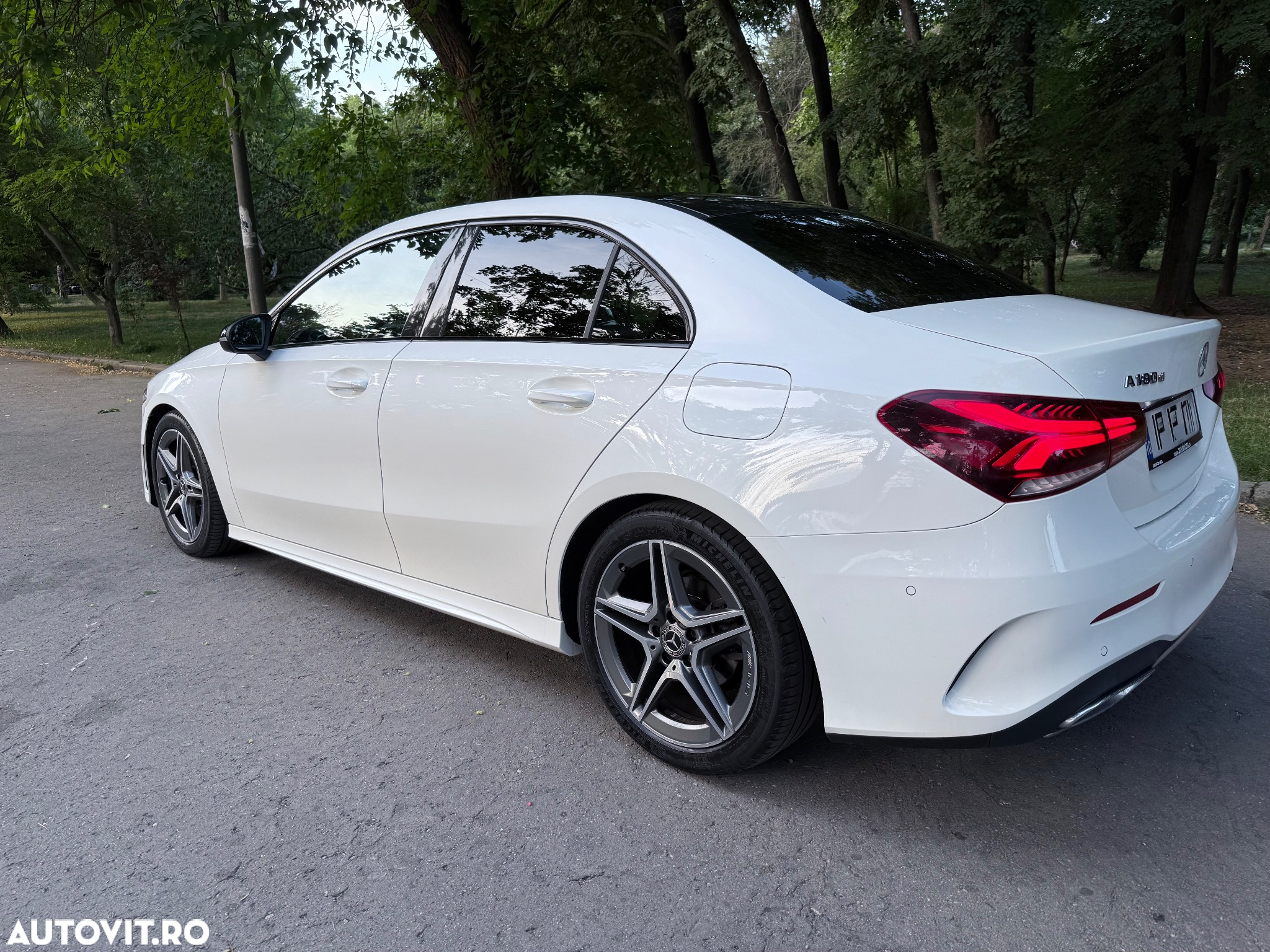 Mercedes-Benz A 180 d 7G-DCT AMG Line - 6