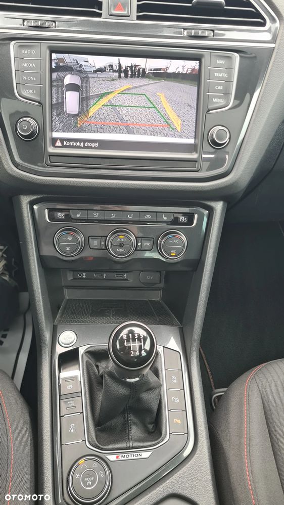 Volkswagen Tiguan 2.0 TSI 4Motion BlueMotion Technology Highline - 16