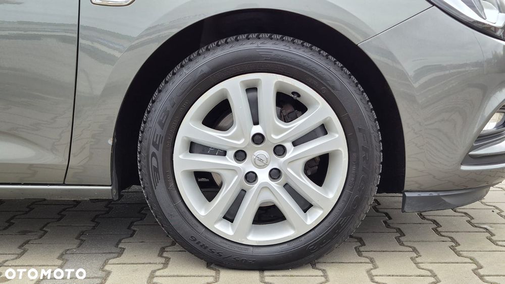 Opel Astra 1.6 CDTI Dynamic S&S - 9