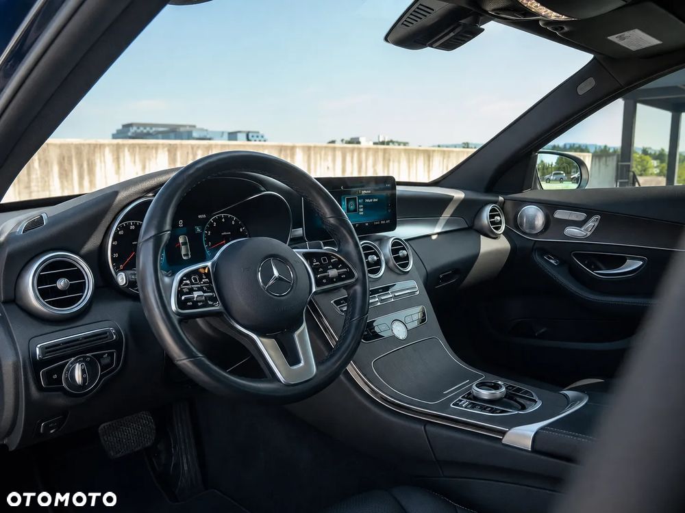 Mercedes-Benz Klasa C 300 9G-TRONIC Exclusive - 11