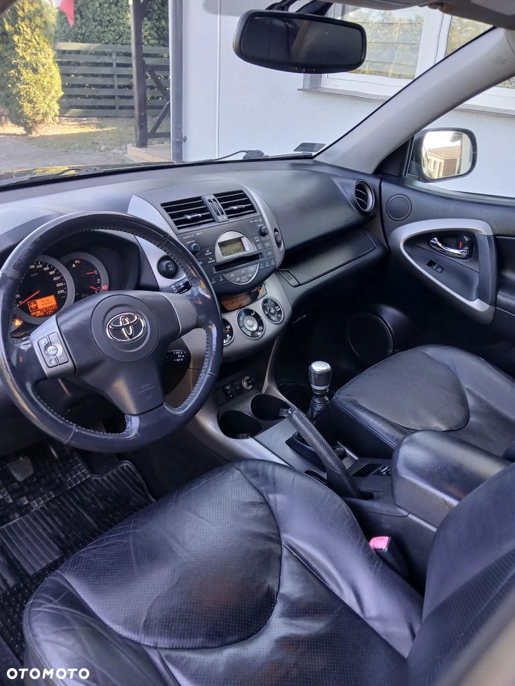 Toyota RAV4 2.2 D-4D Sol 180 - 18