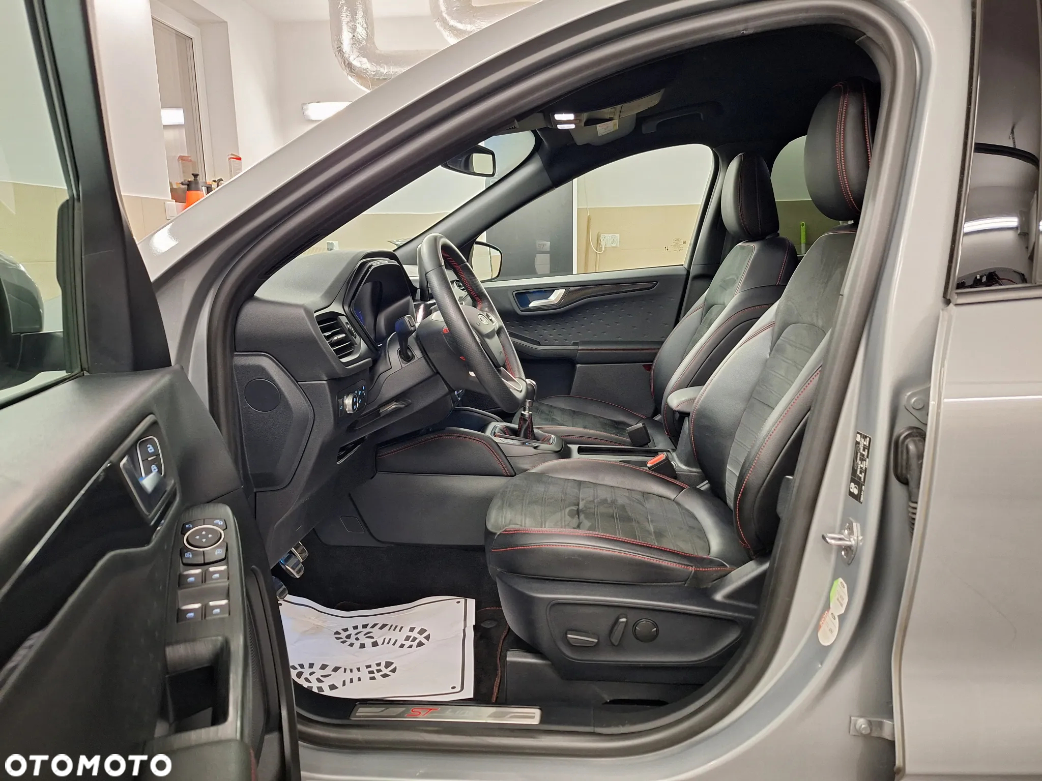 Ford Kuga 2.0 EcoBlue Hybrid ST-LINE X - 17