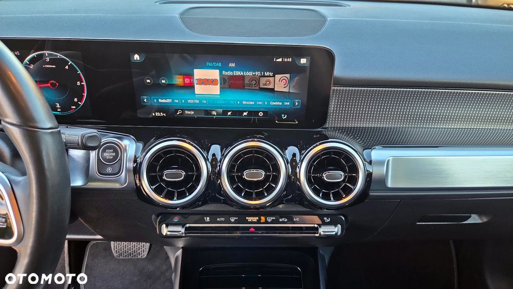 Mercedes-Benz GLB - 24