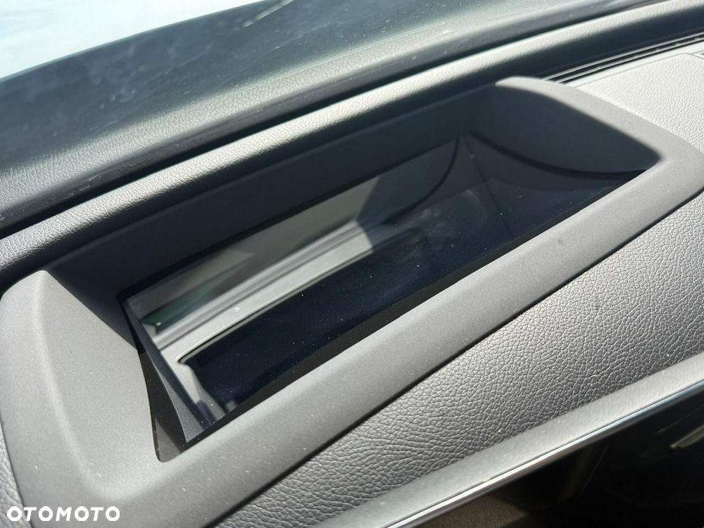 Mercedes-Benz Klasa C 200 mHEV 4-Matic Avantgarde - 32