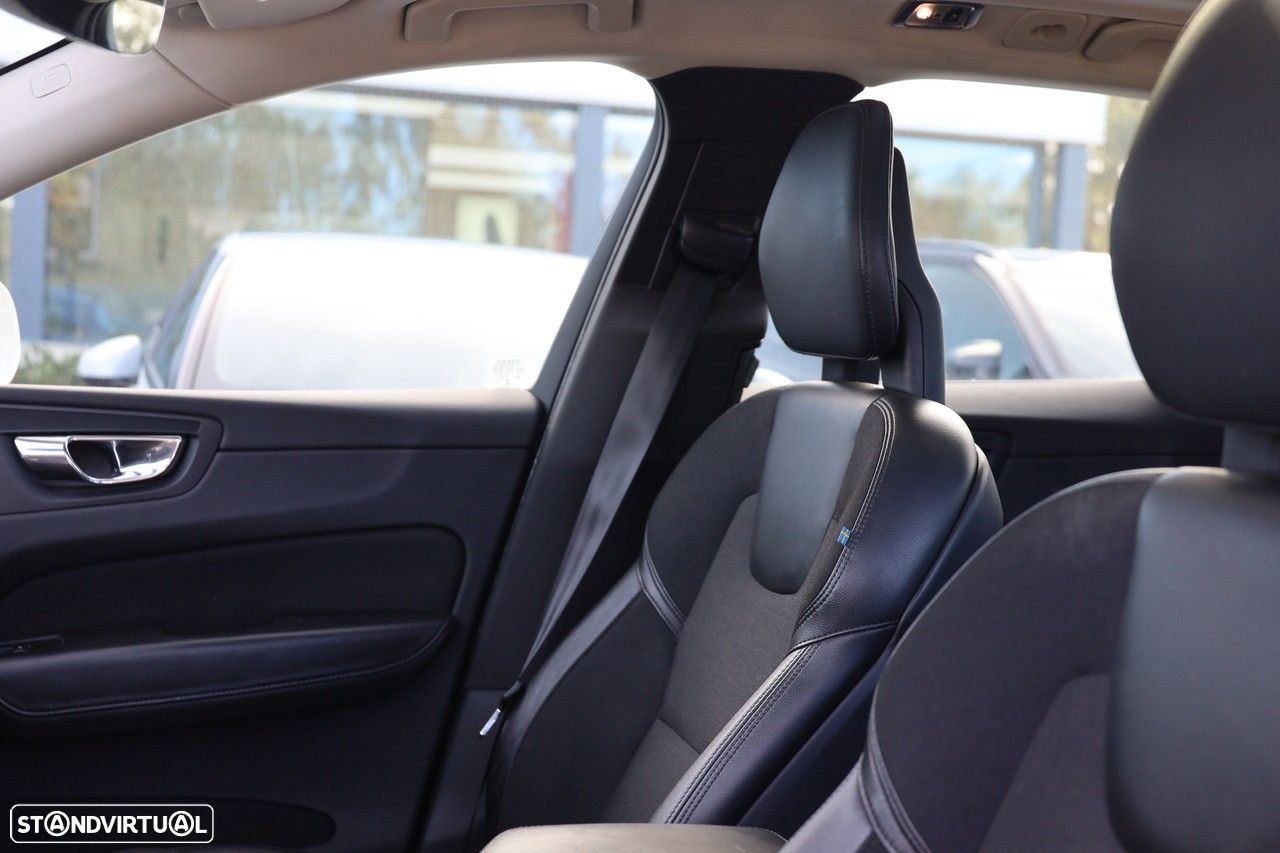 Volvo XC 60 2.0 T8 PHEV Momentum AWD - 7