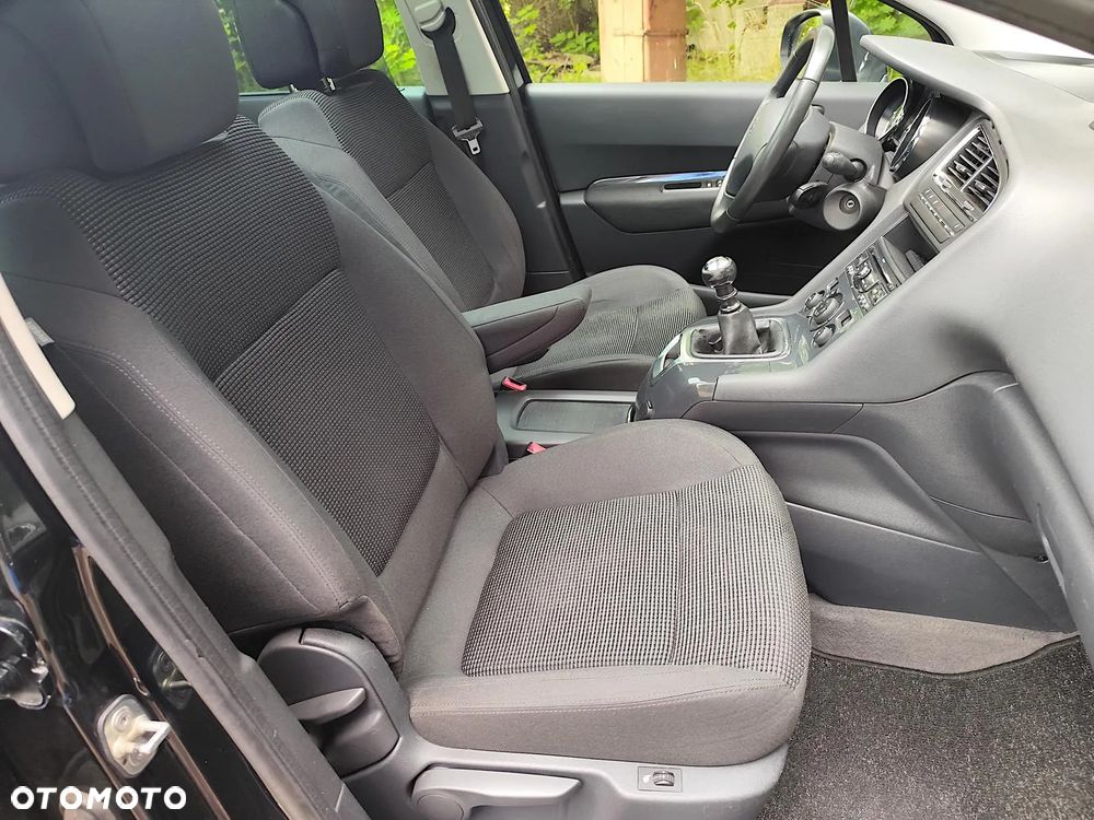 Peugeot 5008 HDI FAP 150 Family Plus - 15