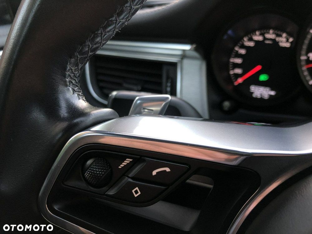 Porsche Macan - 31