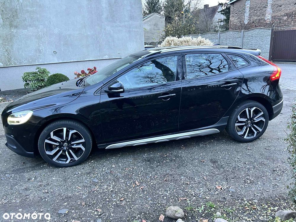 Volvo V40 Cross Country T3 Drive-E Momentum - 4