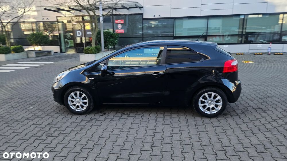 Kia Rio 1.4 Fifa World Cup Edition - 14