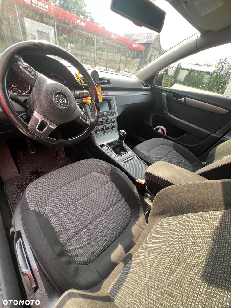 Volkswagen Passat 2.0 TDI Comfortline - 9