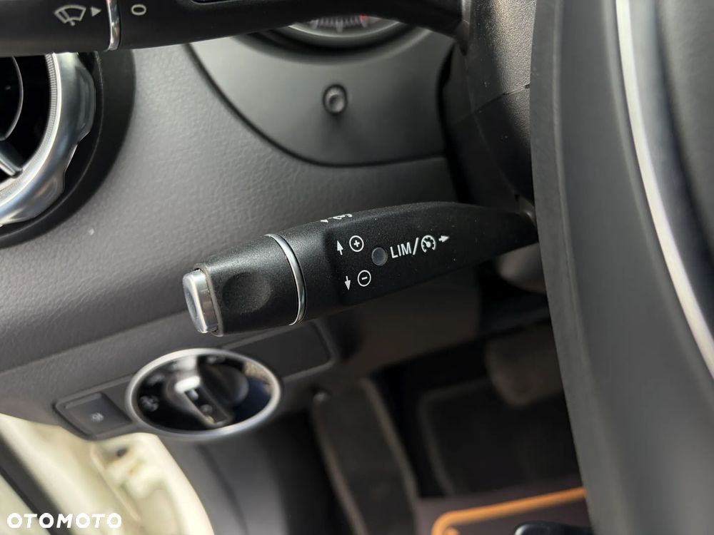 Mercedes-Benz GLA 200 7G-DCT Style - 26