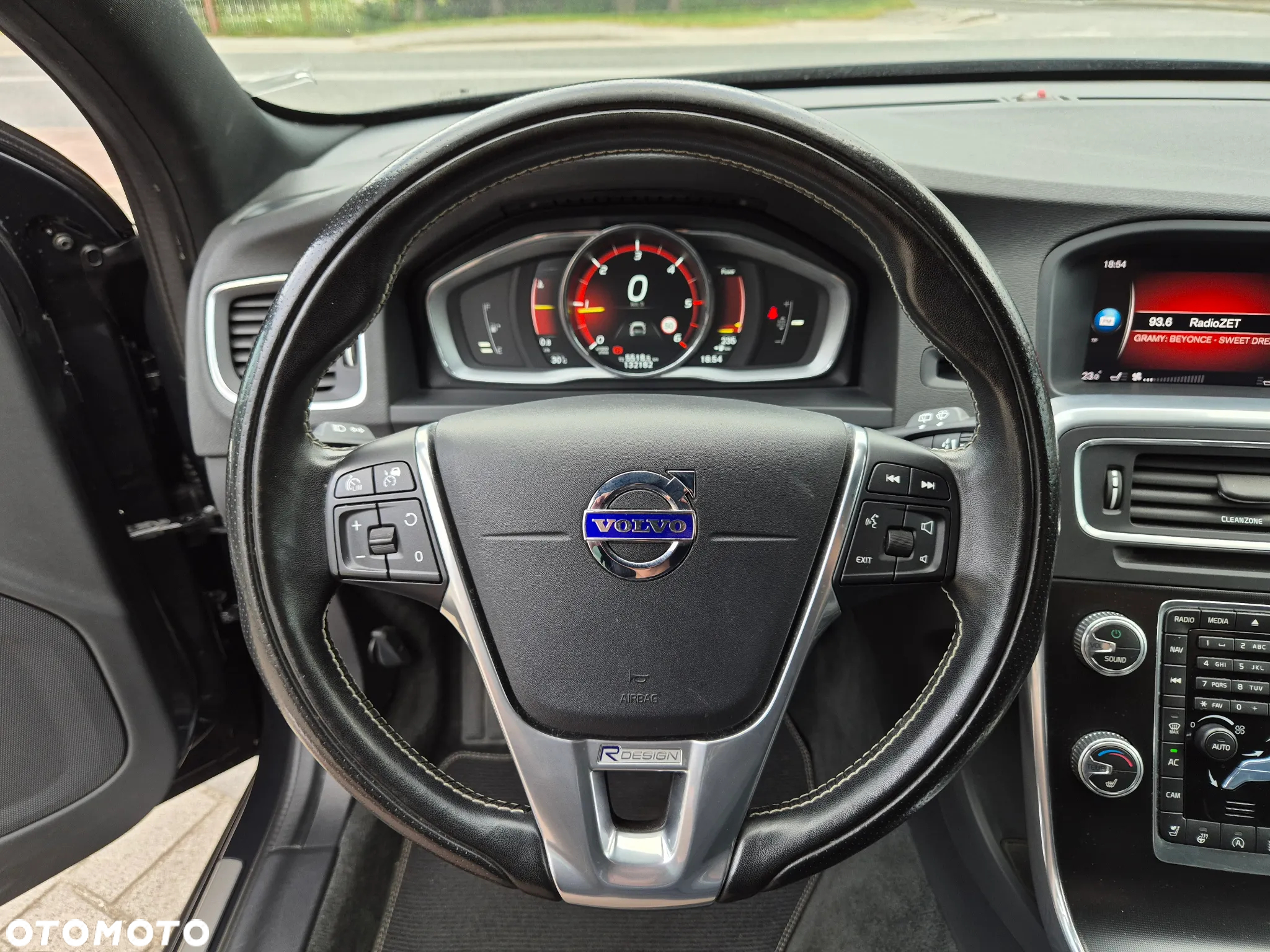 Volvo V60 D3 Drive-E R-Design Kinetic - 24