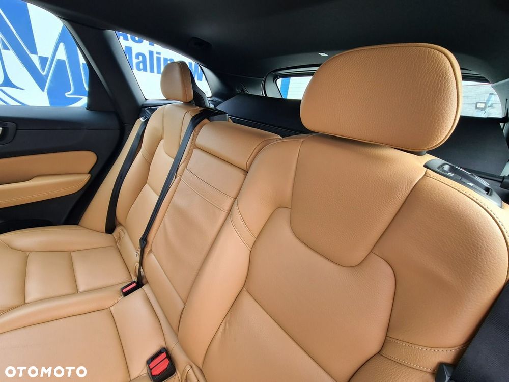 Volvo XC 60 D5 AWD Inscription - 25