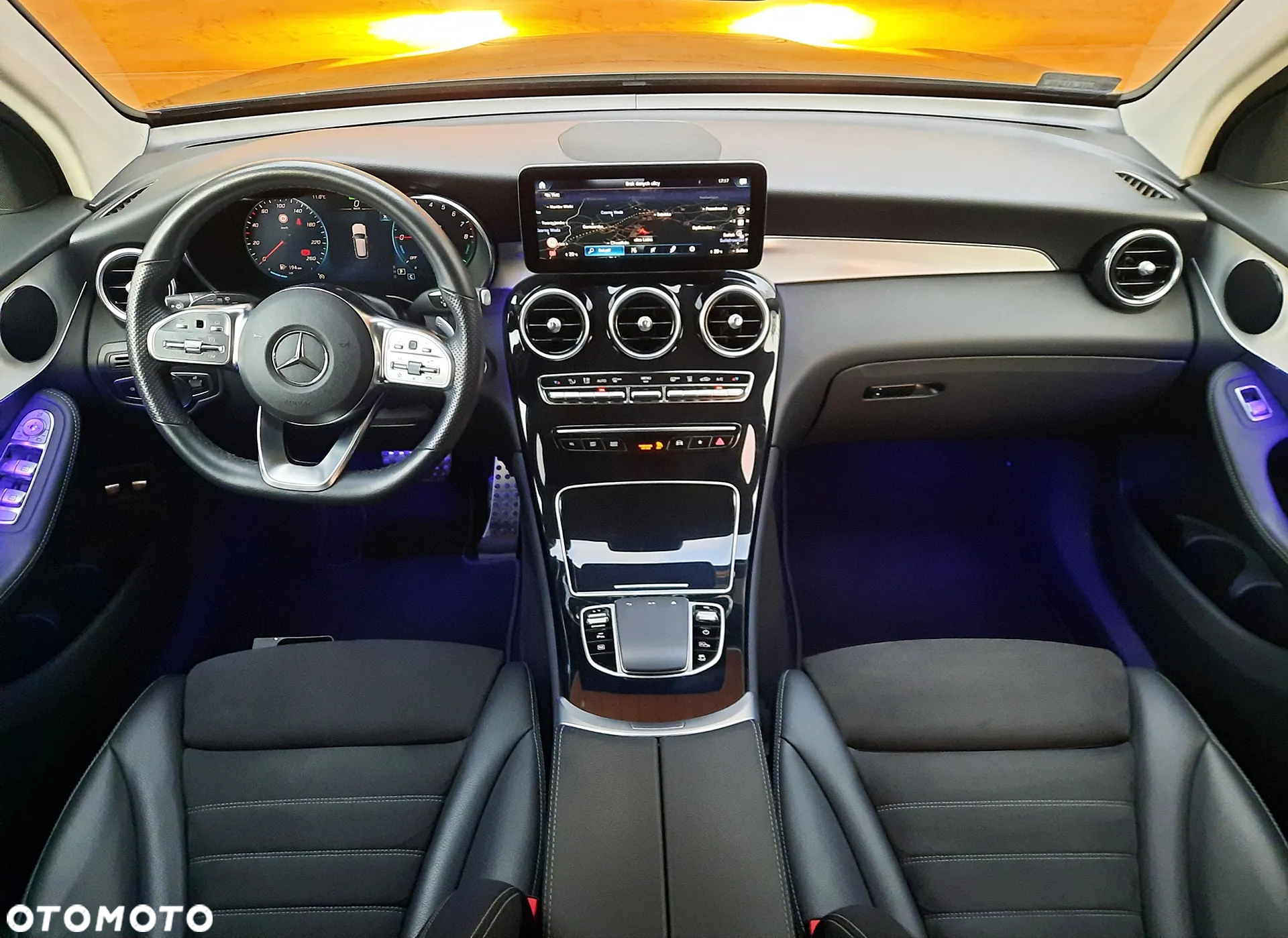 Mercedes-Benz GLC - 22
