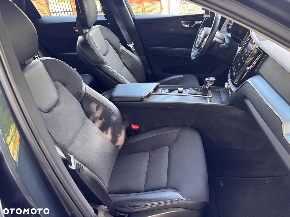 Volvo XC 60 D4 AWD Momentum - 18