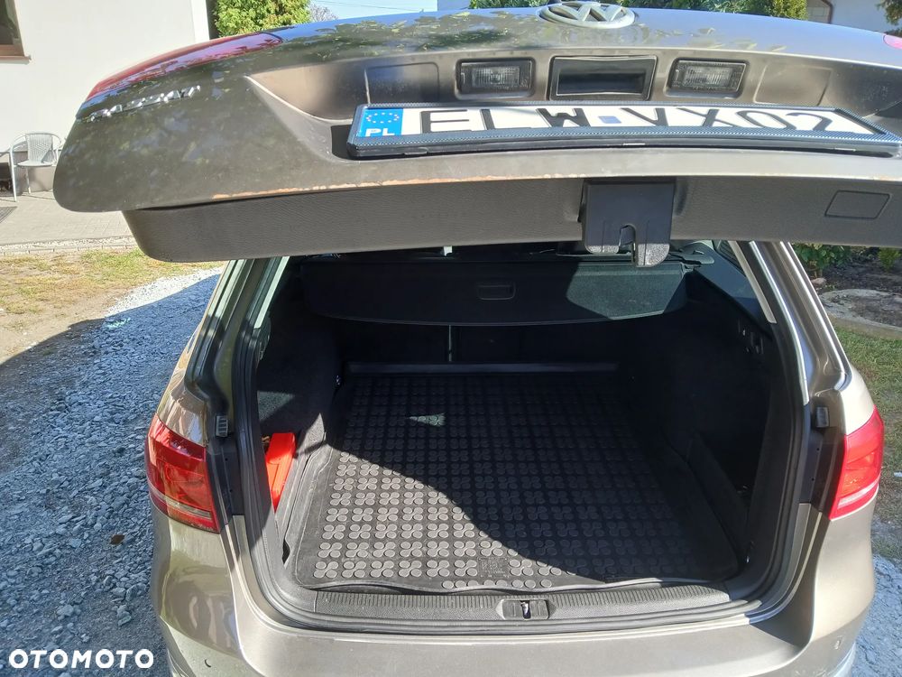 Volkswagen Passat 1.6 TDI DPF BlueMot Comfortline - 10