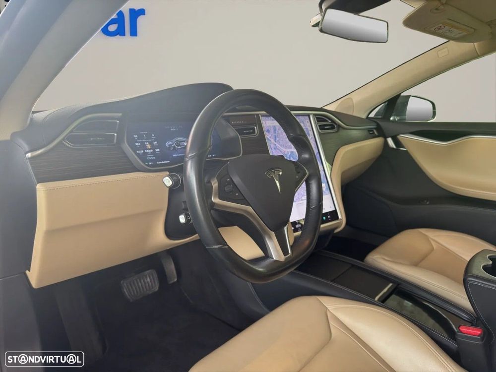 Tesla Model S - 12