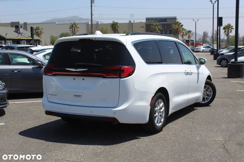 Chrysler Pacifica - 6