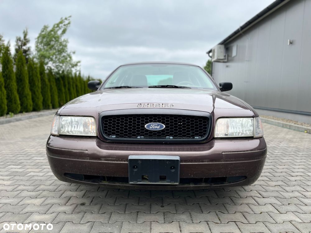 Ford Crown - 7