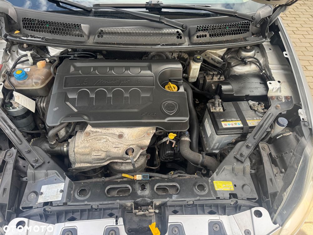 Lancia Delta 1.6 MJ Platino Selectronic - 16