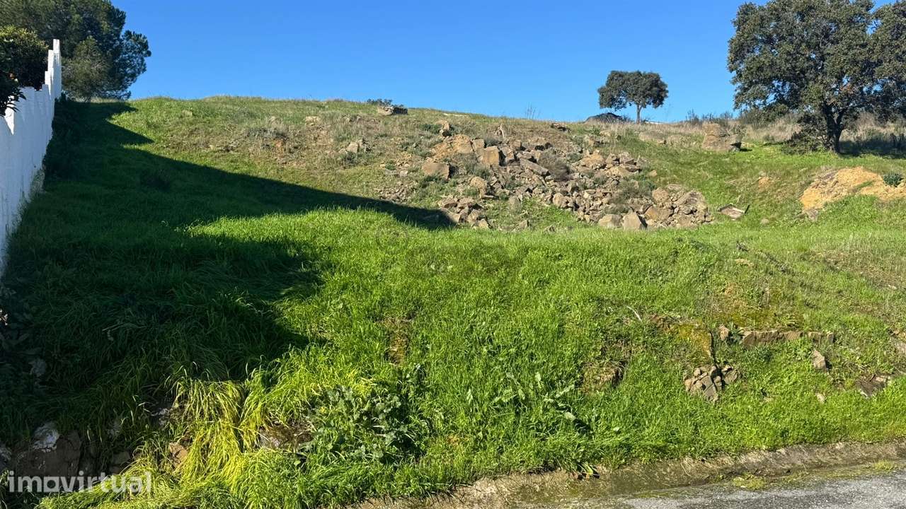 Terreno Urbano com 450m2 na Aldeia do Corvo, Castro Verde - Grande imagem: 4/19