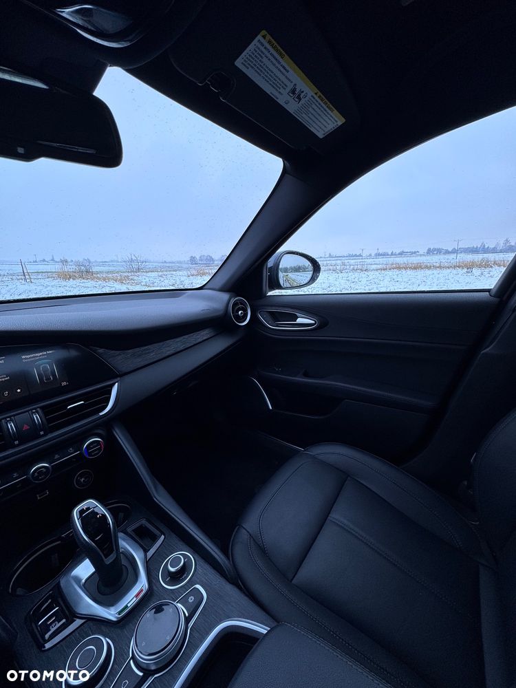 Alfa Romeo Giulia 2.0 Turbo 16V AT8 Veloce - 23