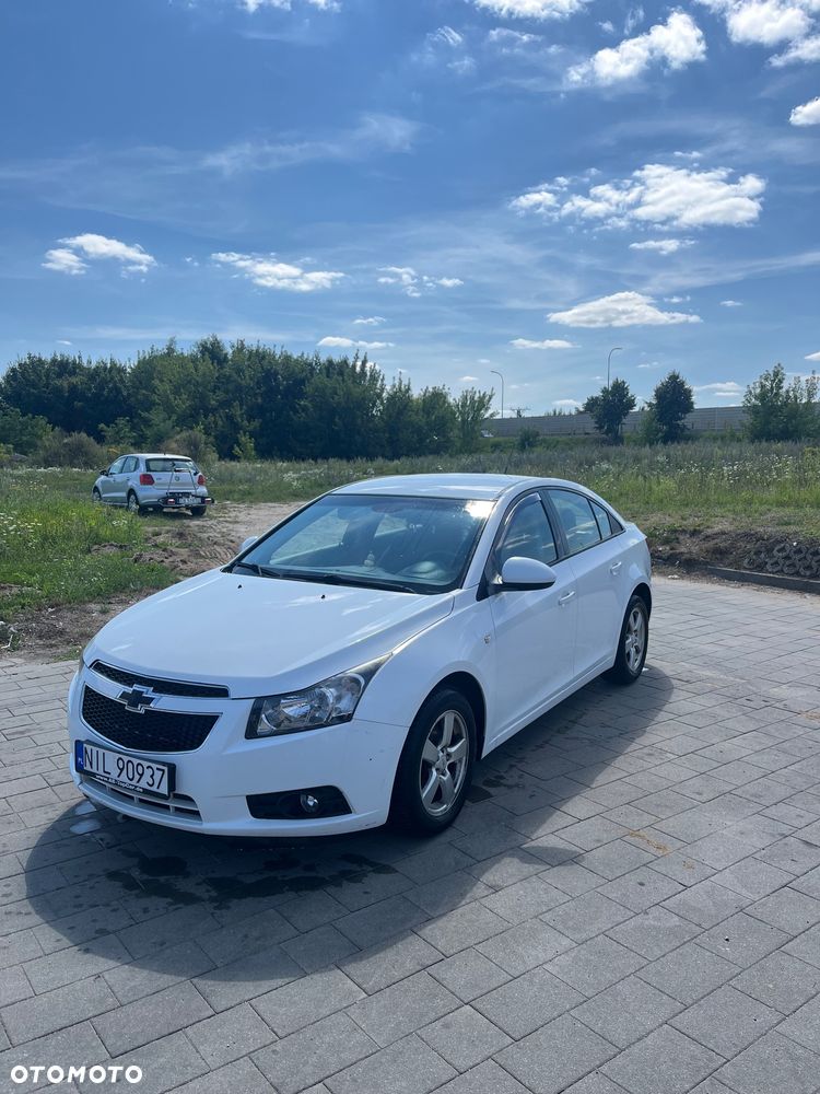 Chevrolet Cruze 2011 photo 3