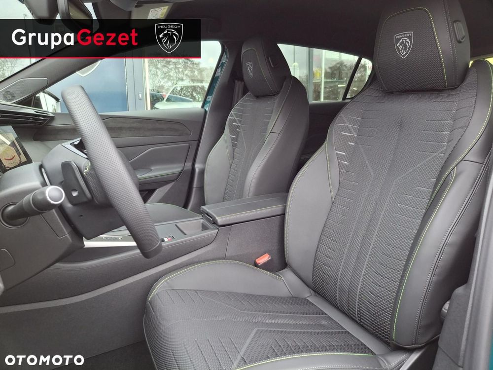 Peugeot 308 - 8