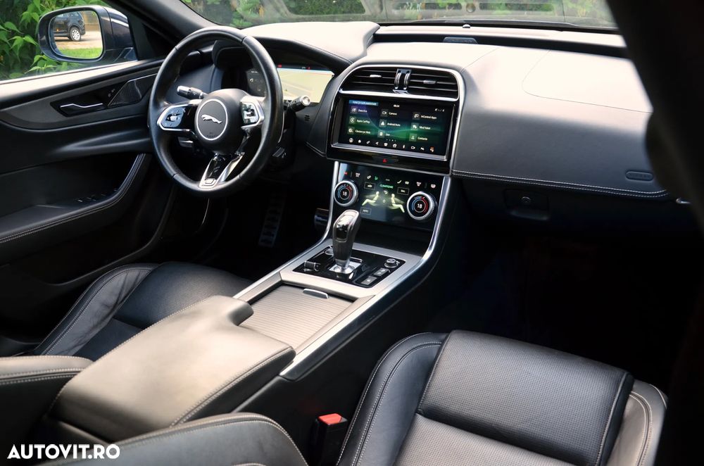 Jaguar XE D200 Aut. R-Dynamic HSE - 25
