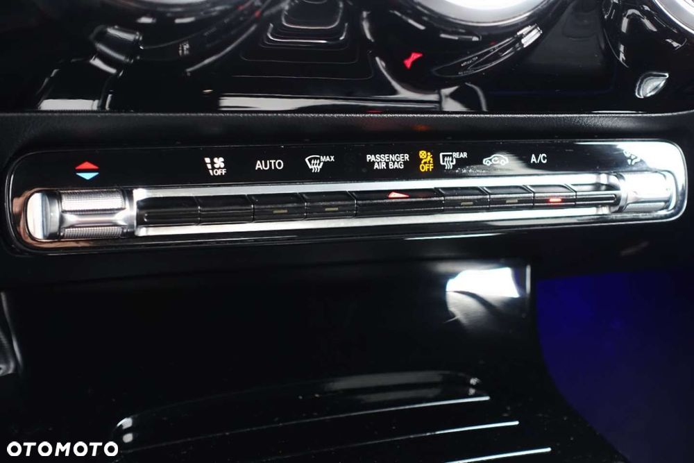 Mercedes-Benz CLA - 20