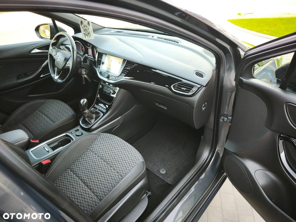 Opel Astra 1.6 D (CDTI) Start/Stop Dynamic - 19
