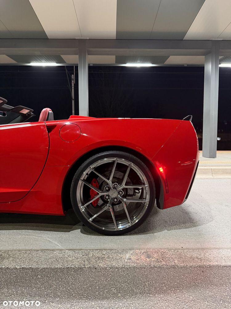 Chevrolet Corvette - 15