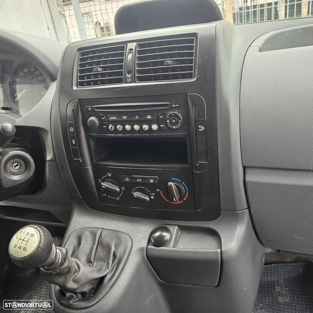 Peugeot Expert 2.0 HDi L2H1 Semi-Vidrado - 13